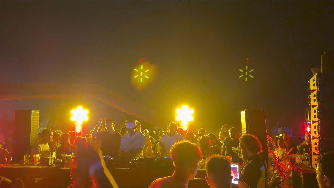 Storma on the Jeddah coast, stage and crowd at night